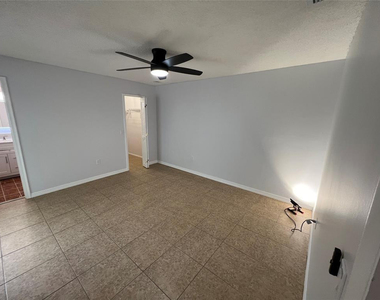 2650 Nw 94th Way - Photo Thumbnail 8