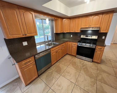 2650 Nw 94th Way - Photo Thumbnail 1
