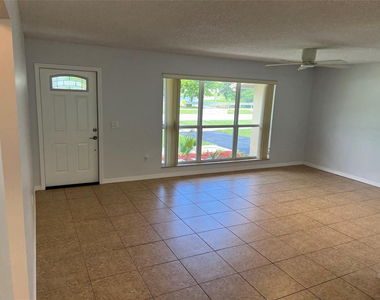 2650 Nw 94th Way - Photo Thumbnail 4