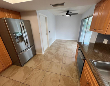 2650 Nw 94th Way - Photo Thumbnail 2