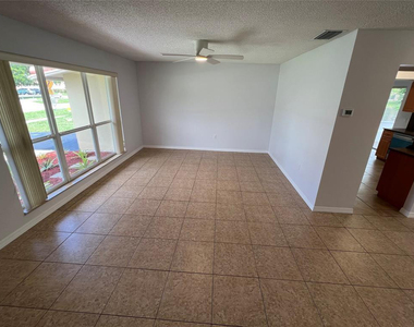 2650 Nw 94th Way - Photo Thumbnail 3