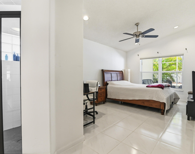 5690 Green Island Drive - Photo Thumbnail 13
