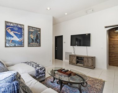 5690 Green Island Drive - Photo Thumbnail 8