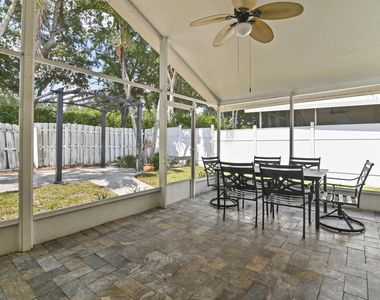 5690 Green Island Drive - Photo Thumbnail 17