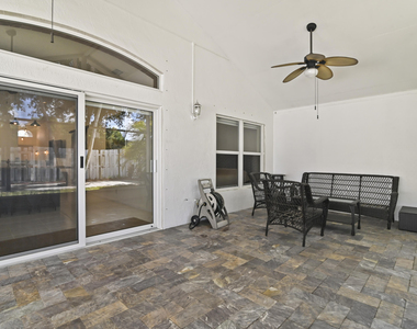 5690 Green Island Drive - Photo Thumbnail 18