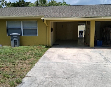 212 Palmetto Drive - Photo Thumbnail 1