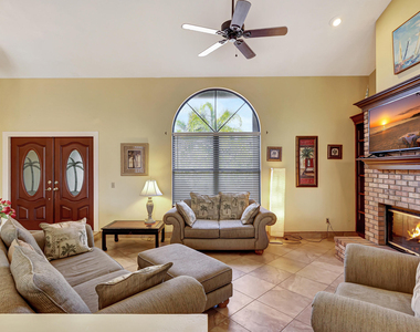 137 Queens Road - Photo Thumbnail 6