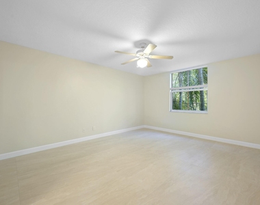 619 E Sheridan Street - Photo Thumbnail 13