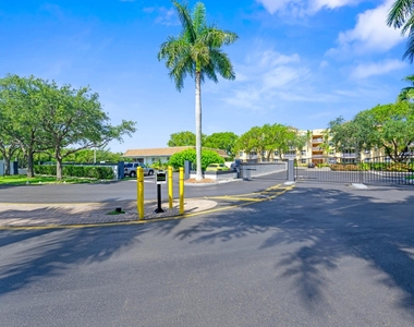 619 E Sheridan Street - Photo Thumbnail 4