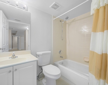 619 E Sheridan Street - Photo Thumbnail 12
