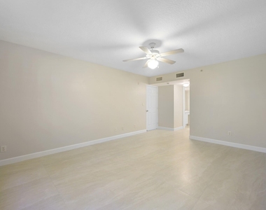 619 E Sheridan Street - Photo Thumbnail 14