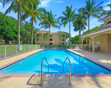 619 E Sheridan Street - Photo Thumbnail 1