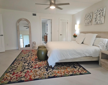 1357 Ne Ocean - Photo Thumbnail 14