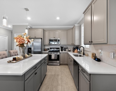 10430 Sw Captiva Drive - Photo Thumbnail 3