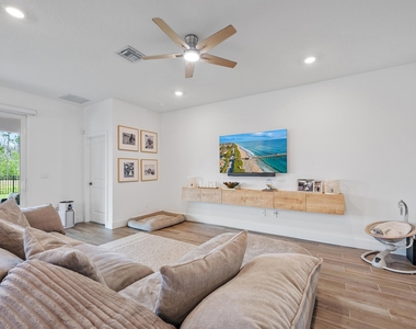 6841 Se Pk Trce Drive - Photo Thumbnail 8