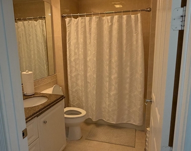 38 E Harbour Isle Dr Drive E - Photo Thumbnail 4