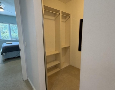 38 E Harbour Isle Dr Drive E - Photo Thumbnail 14