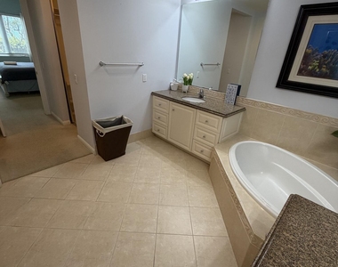 38 E Harbour Isle Dr Drive E - Photo Thumbnail 12