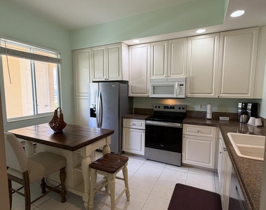 38 E Harbour Isle Dr Drive E - Photo Thumbnail 2