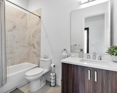 2211 Florida Boulevard - Photo Thumbnail 10