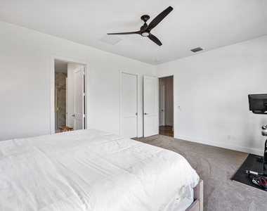 2211 Florida Boulevard - Photo Thumbnail 12
