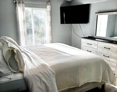 2502 Se Anchorage Cove - Photo Thumbnail 13