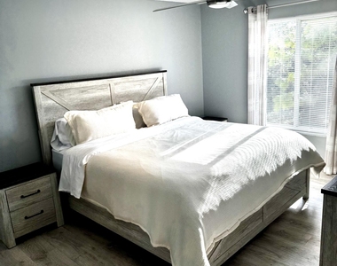 2502 Se Anchorage Cove - Photo Thumbnail 12