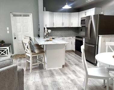 2502 Se Anchorage Cove - Photo Thumbnail 9