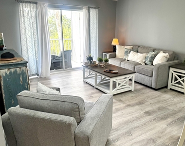 2502 Se Anchorage Cove - Photo Thumbnail 8