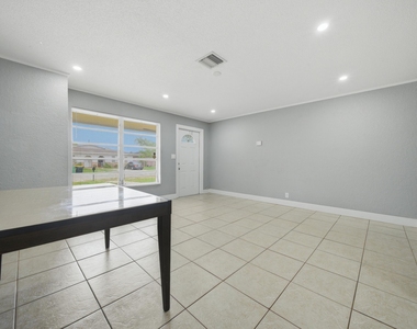 4681 Sw 43rd Terrace - Photo Thumbnail 15