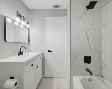 4681 Sw 43rd Terrace - Photo Thumbnail 11