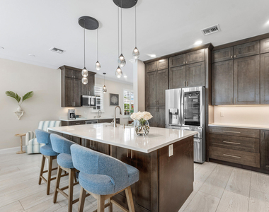 550 Tomahawk Court - Photo Thumbnail 1