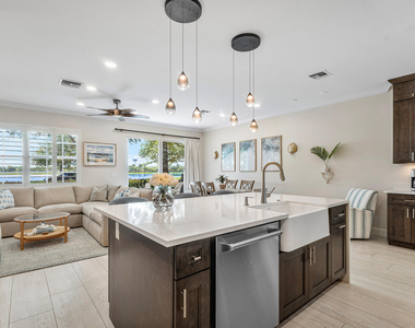 550 Tomahawk Court - Photo Thumbnail 3