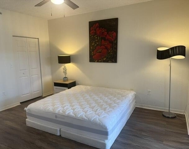 2804 Sarento Place - Photo Thumbnail 10