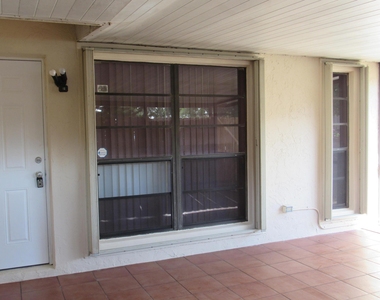 1065 Manor Drive - Photo Thumbnail 16