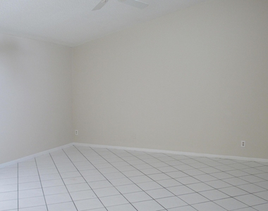 1065 Manor Drive - Photo Thumbnail 1