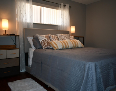 2721 N Garden Dr Drive N - Photo Thumbnail 5