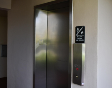 2721 N Garden Dr Drive N - Photo Thumbnail 18