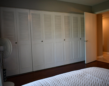 2721 N Garden Dr Drive N - Photo Thumbnail 4