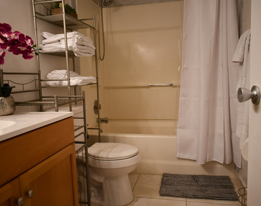 2721 N Garden Dr Drive N - Photo Thumbnail 7