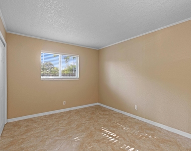 309 Ne 16th Street - Photo Thumbnail 10