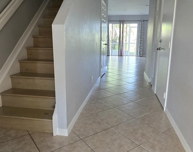 5357 Se Jennings Lane - Photo Thumbnail 1