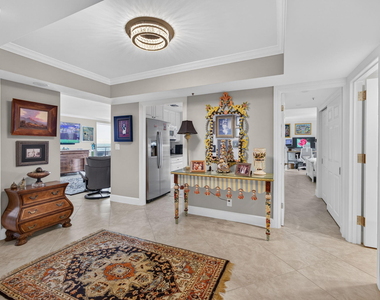 5280 N Ocean Drive - Photo Thumbnail 1