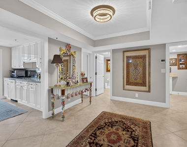 5280 N Ocean Drive - Photo Thumbnail 4