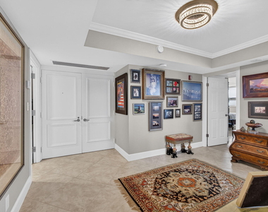 5280 N Ocean Drive - Photo Thumbnail 2
