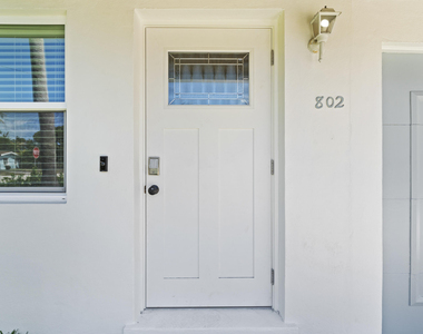 802 Lytle Street - Photo Thumbnail 7