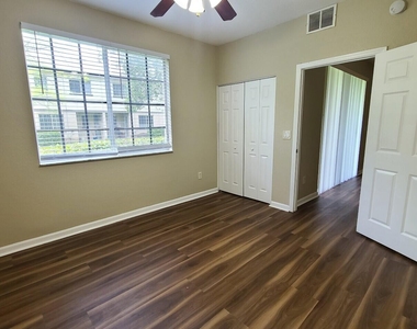 1955 Freeport Drive - Photo Thumbnail 15