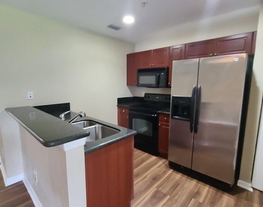 1955 Freeport Drive - Photo Thumbnail 3