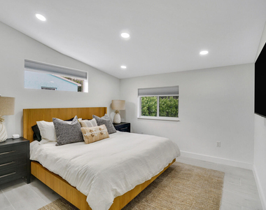 340 Summa Street - Photo Thumbnail 13