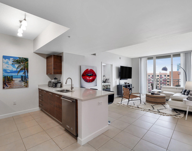 480 Hibiscus Street - Photo Thumbnail 13